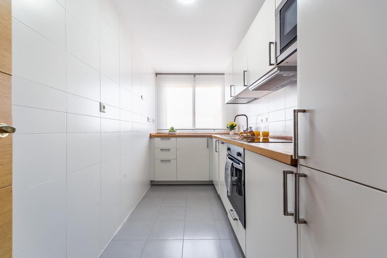 Modern Beach Apartment Valparaiso With Parking Málaga Buitenkant foto