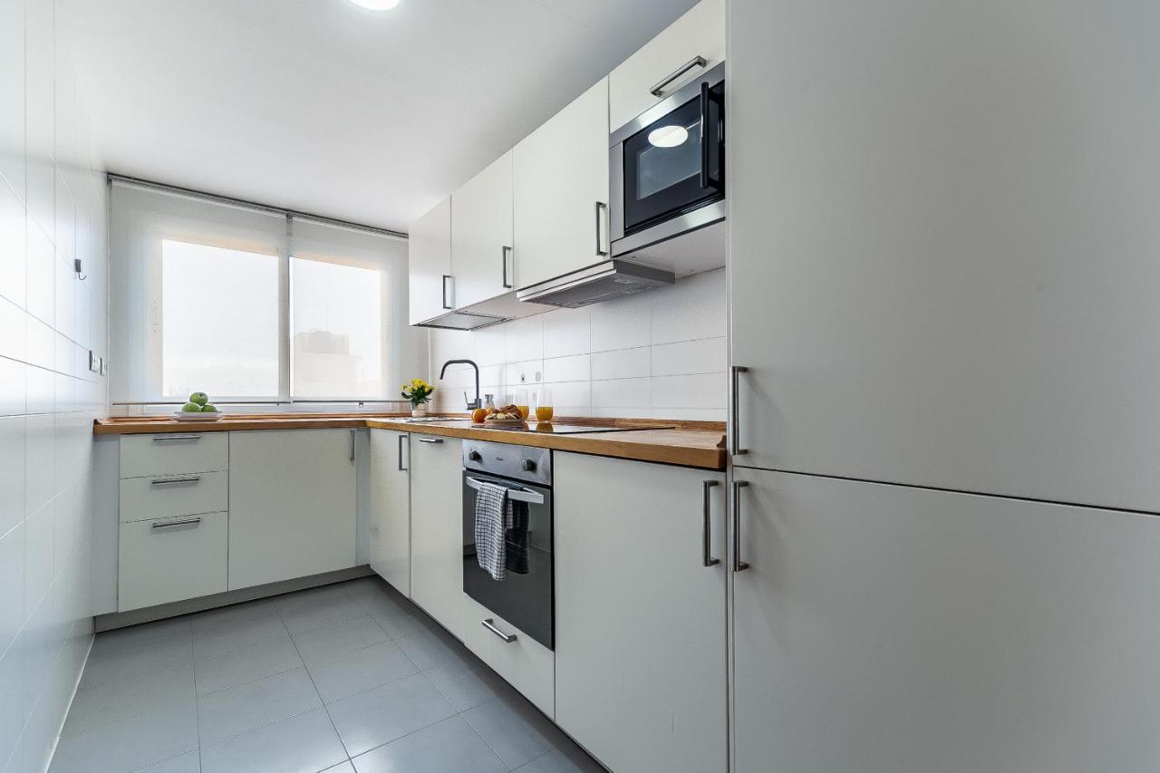 Modern Beach Apartment Valparaiso With Parking Málaga Buitenkant foto