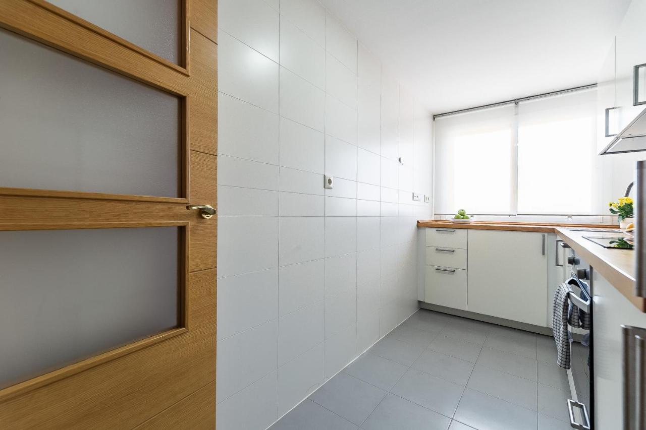 Modern Beach Apartment Valparaiso With Parking Málaga Buitenkant foto